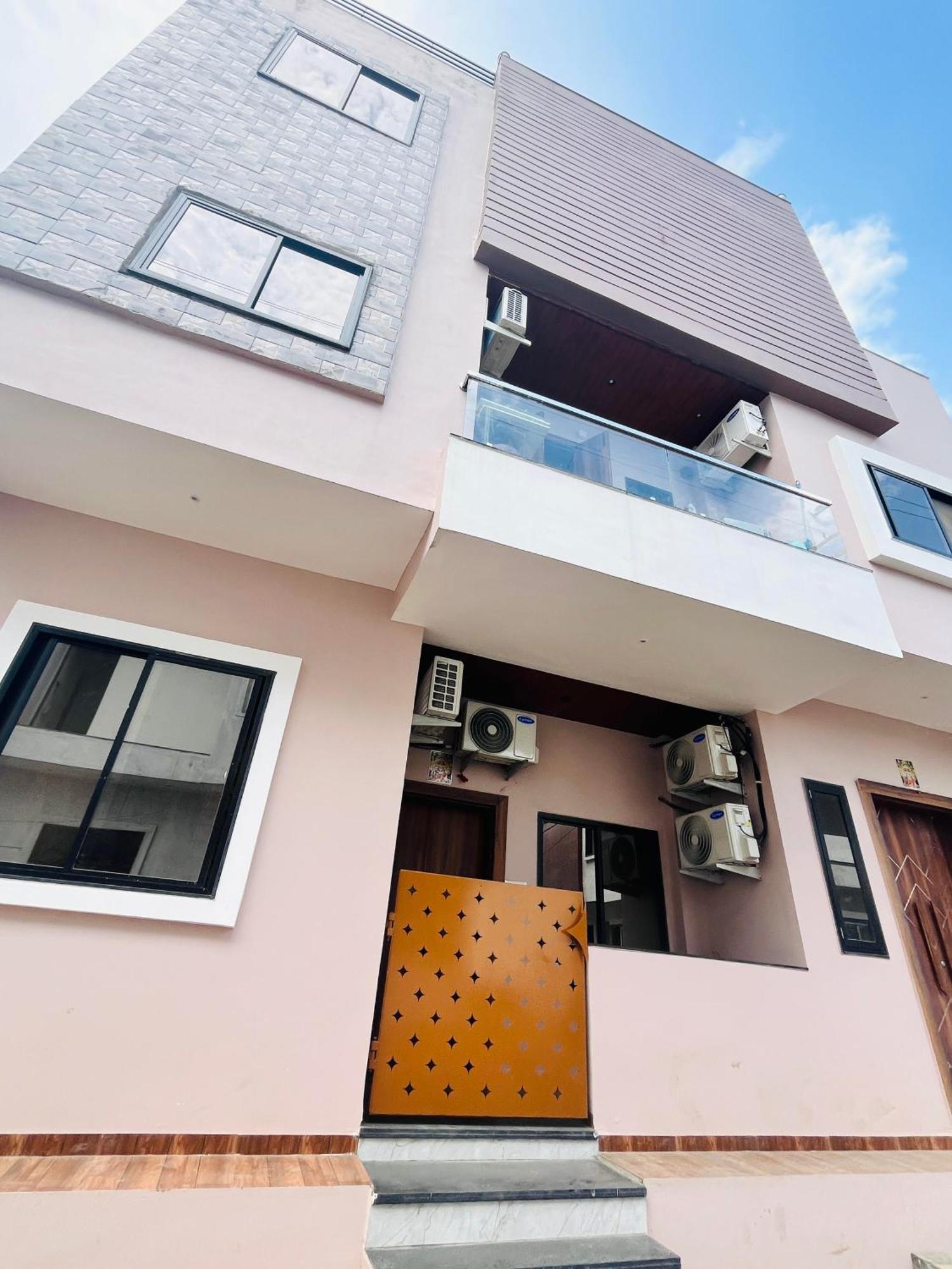 Shree Stay Inn Luxe' Holiday Home Ujjain Exterior foto