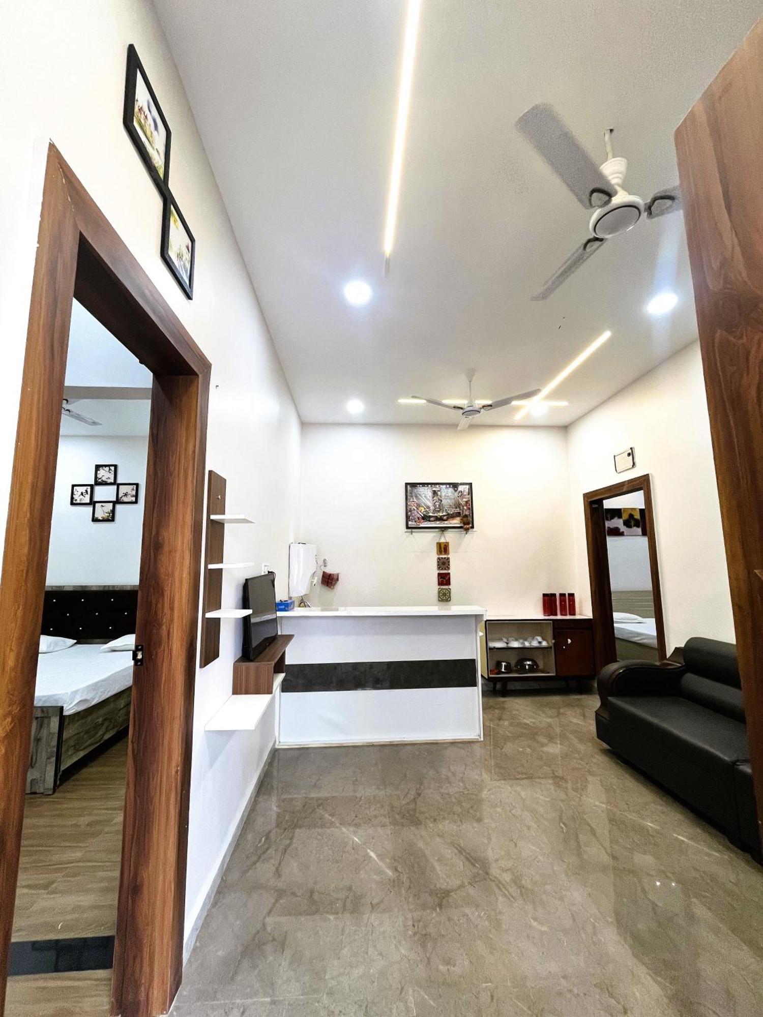 Shree Stay Inn Luxe' Holiday Home Ujjain Exterior foto